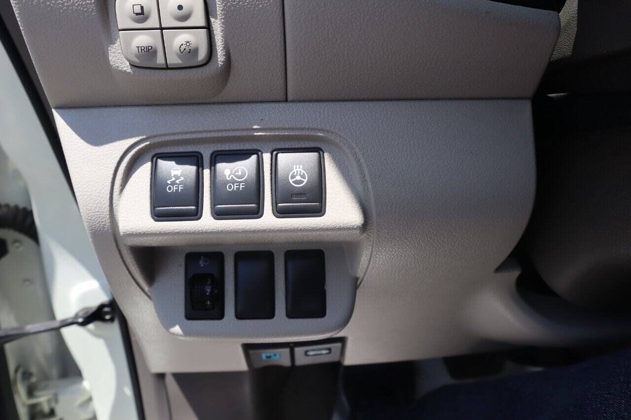 Used 2012 Nissan Leaf SL FWD image 19
