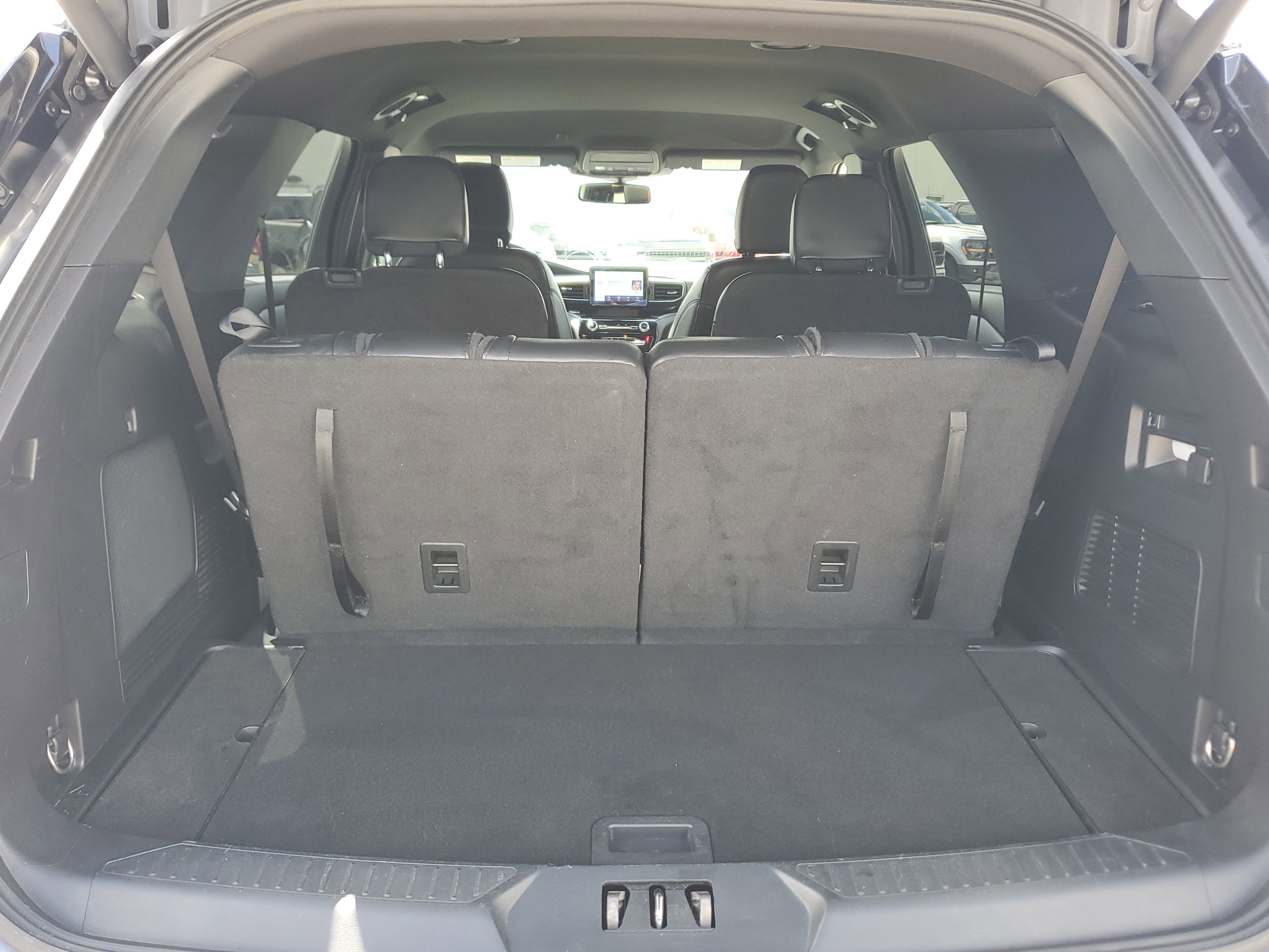 Used 2022 Ford Explorer ST-Line image 16