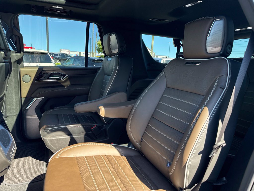 New 2026 GMC Yukon Denali Ultimate AWD/4WD image 32