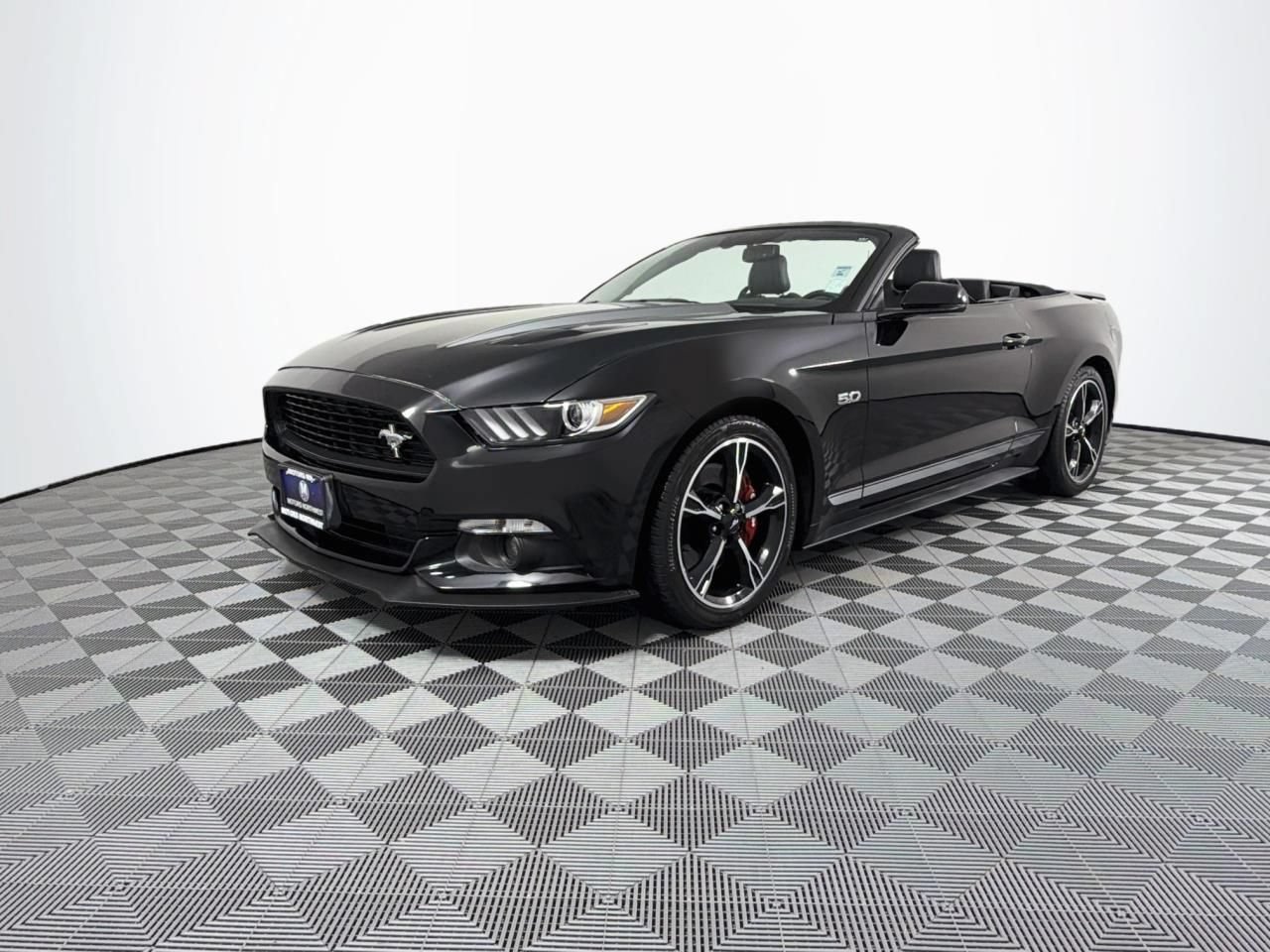 Used 2017 Ford Mustang GT Premium w/ Equipment Group 401A RWD image 31