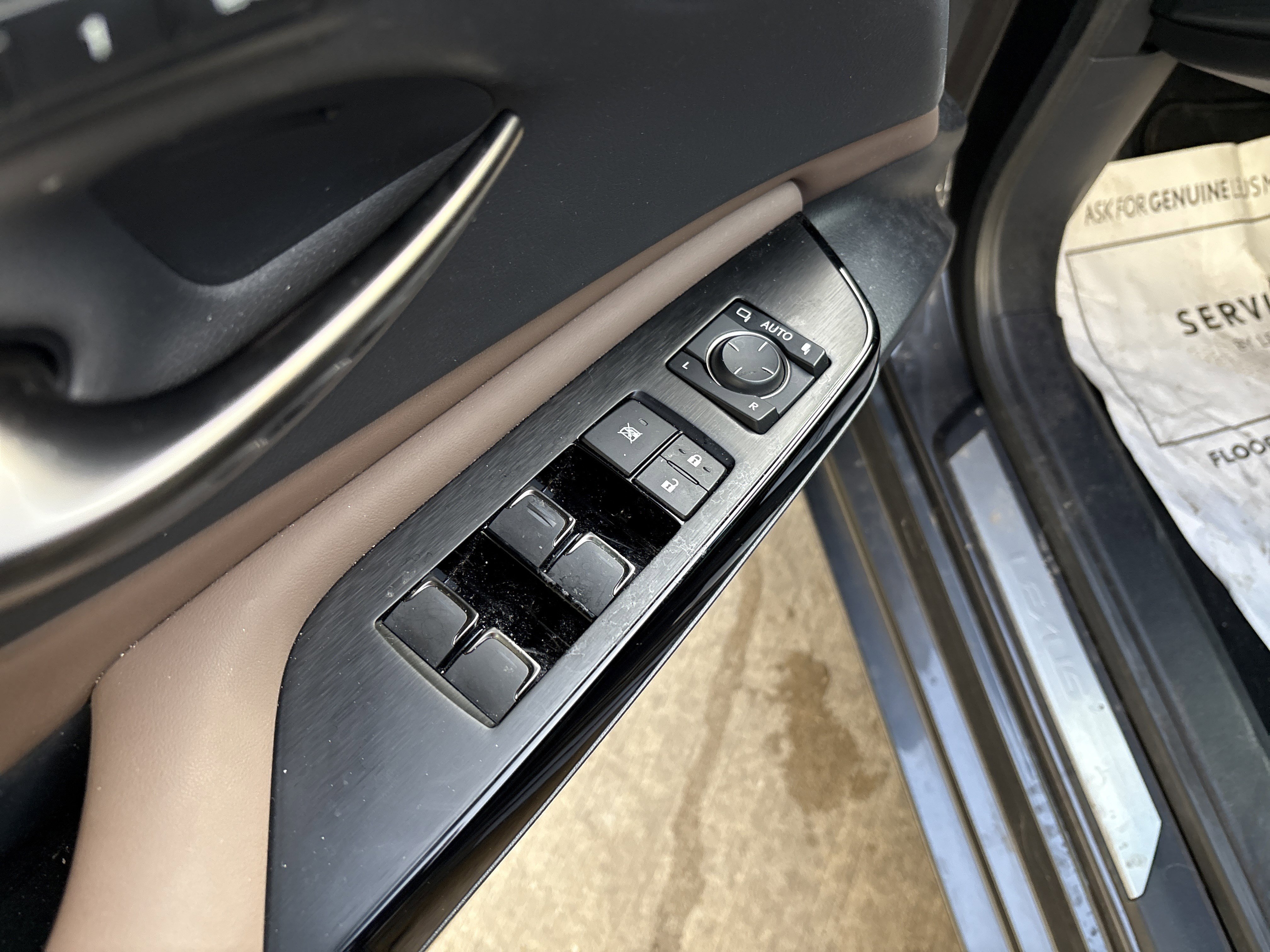 Certified 2024 Lexus ES 350 Ultra Luxury image 15