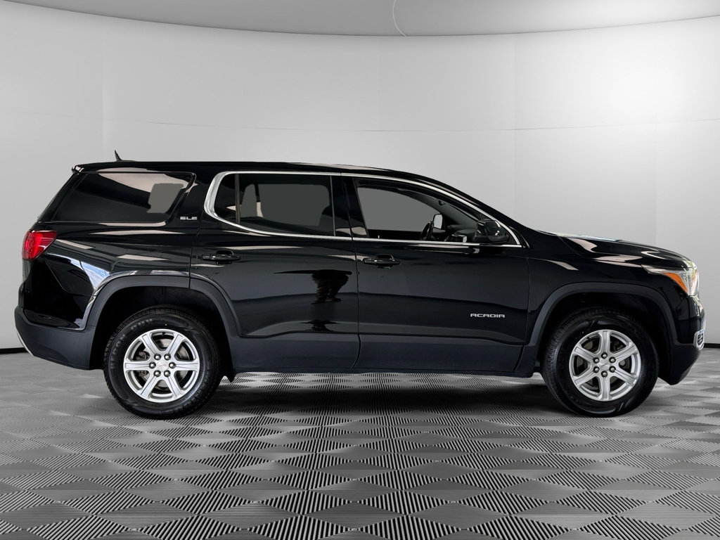 Used 2017 GMC Acadia SLE image 9