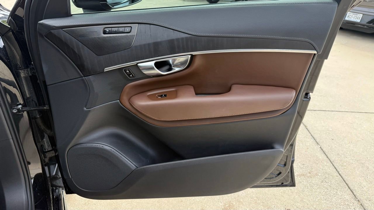 Certified 2024 Volvo XC90 T8 Ultimate w/ Protection Package Premier AWD/4WD image 12