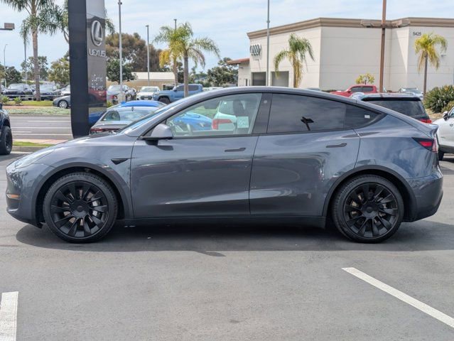 Used 2021 Tesla Model Y Long Range image 8