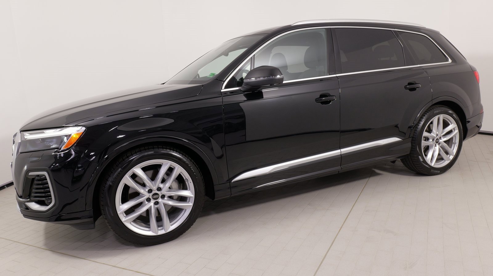 Used 2025 Audi Q7 3.0T Premium Plus w/ Premium Plus Package image 1