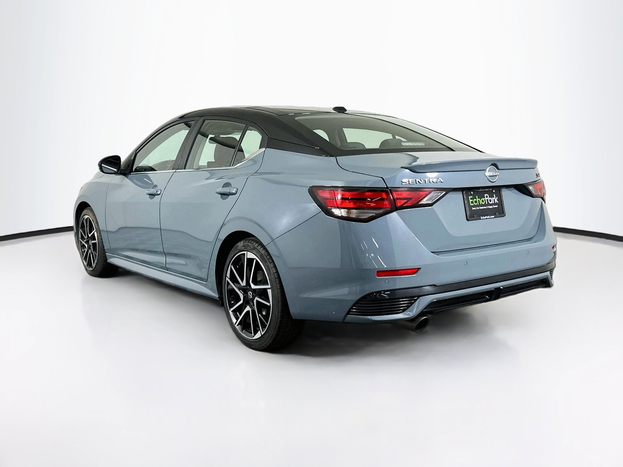 Used 2025 Nissan Sentra SR FWD image 5