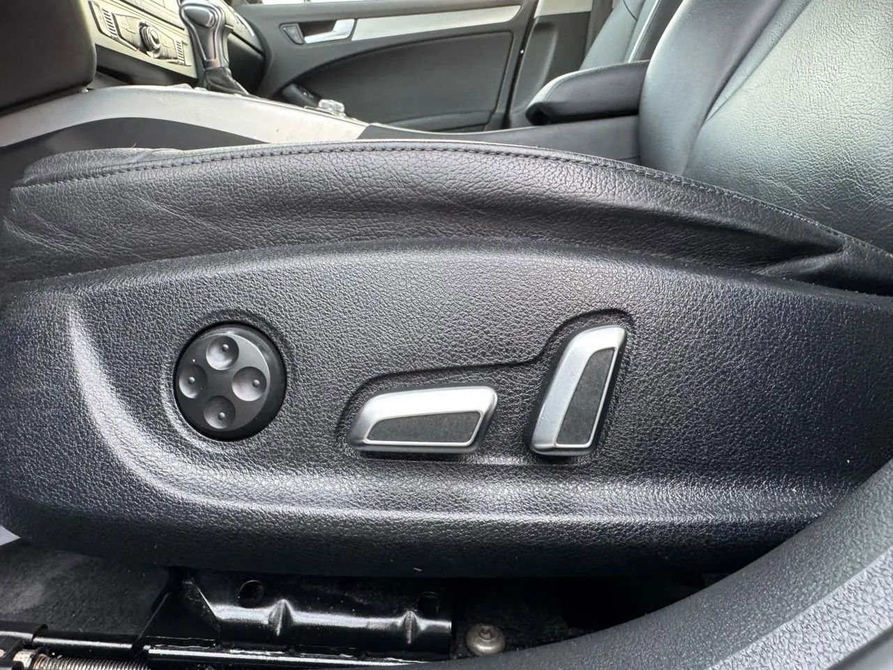 Used 2014 Audi A4 2.0T Premium w/ Audi MMI Navigation image 16