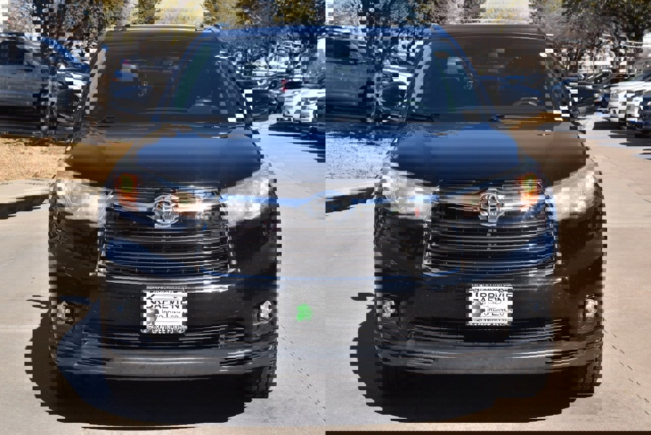 Used 2016 Toyota Highlander XLE image 3