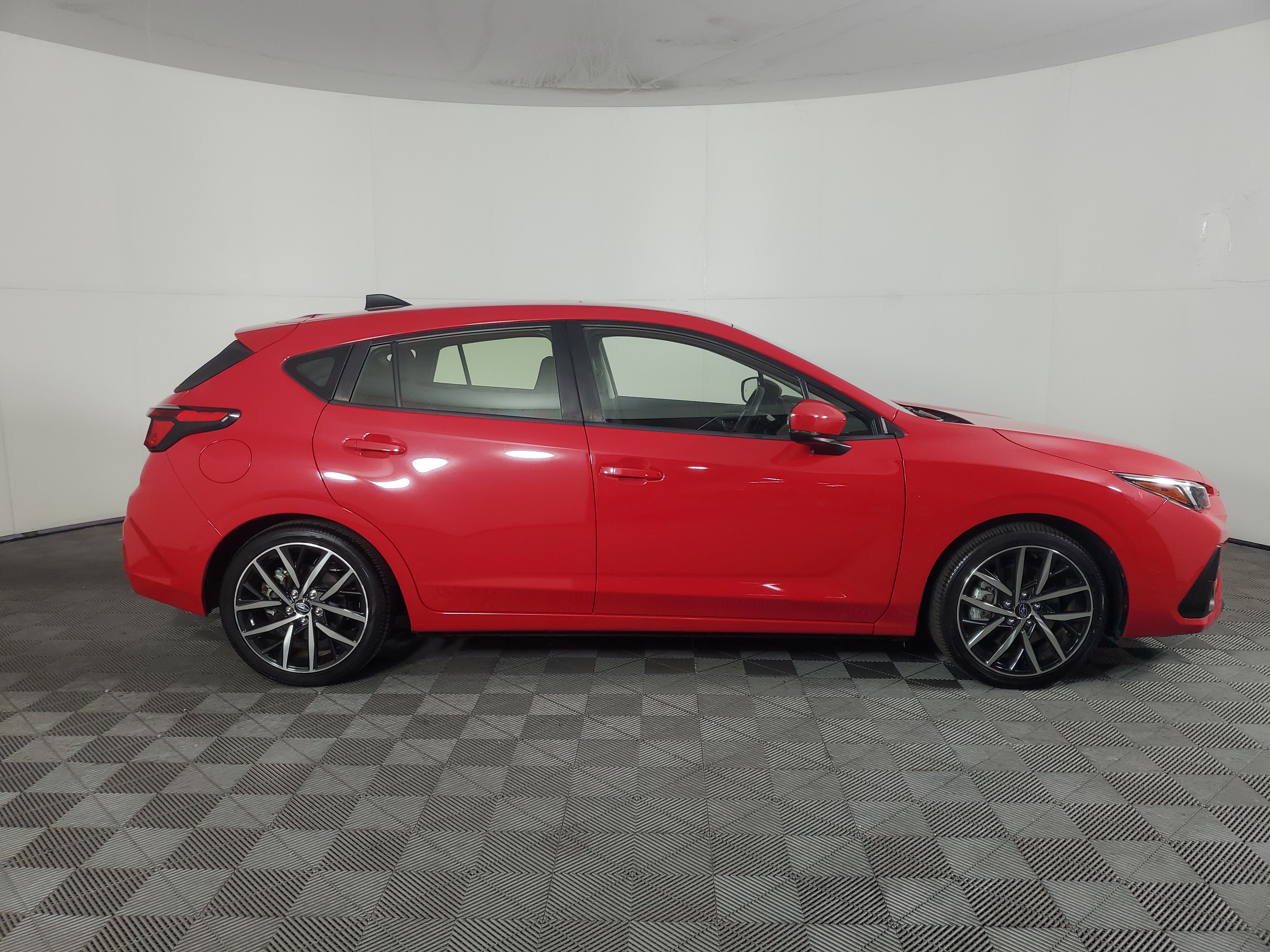 Used 2024 Subaru Impreza 2.0i Sport AWD/4WD image 3