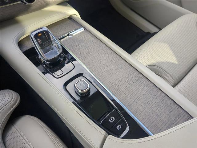 Used 2022 Volvo XC90 T8 Inscription w/ Advanced Package image 12