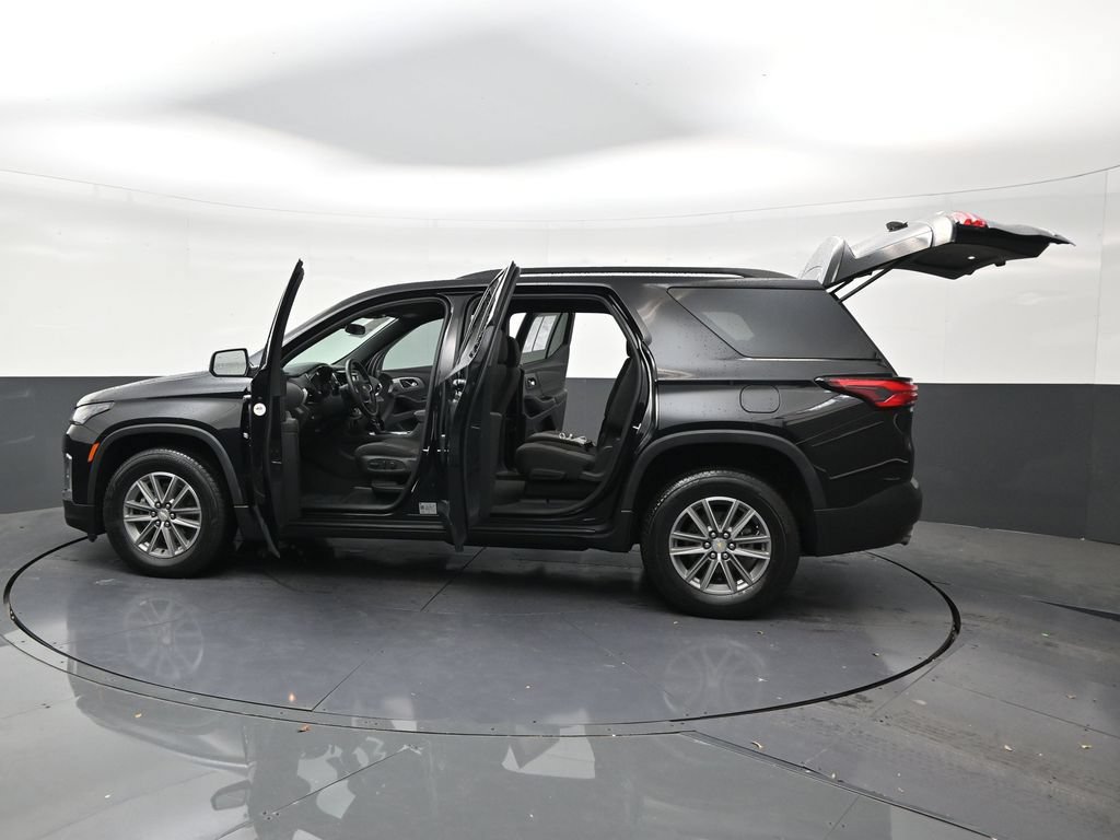 Used 2023 Chevrolet Traverse LT FWD image 30