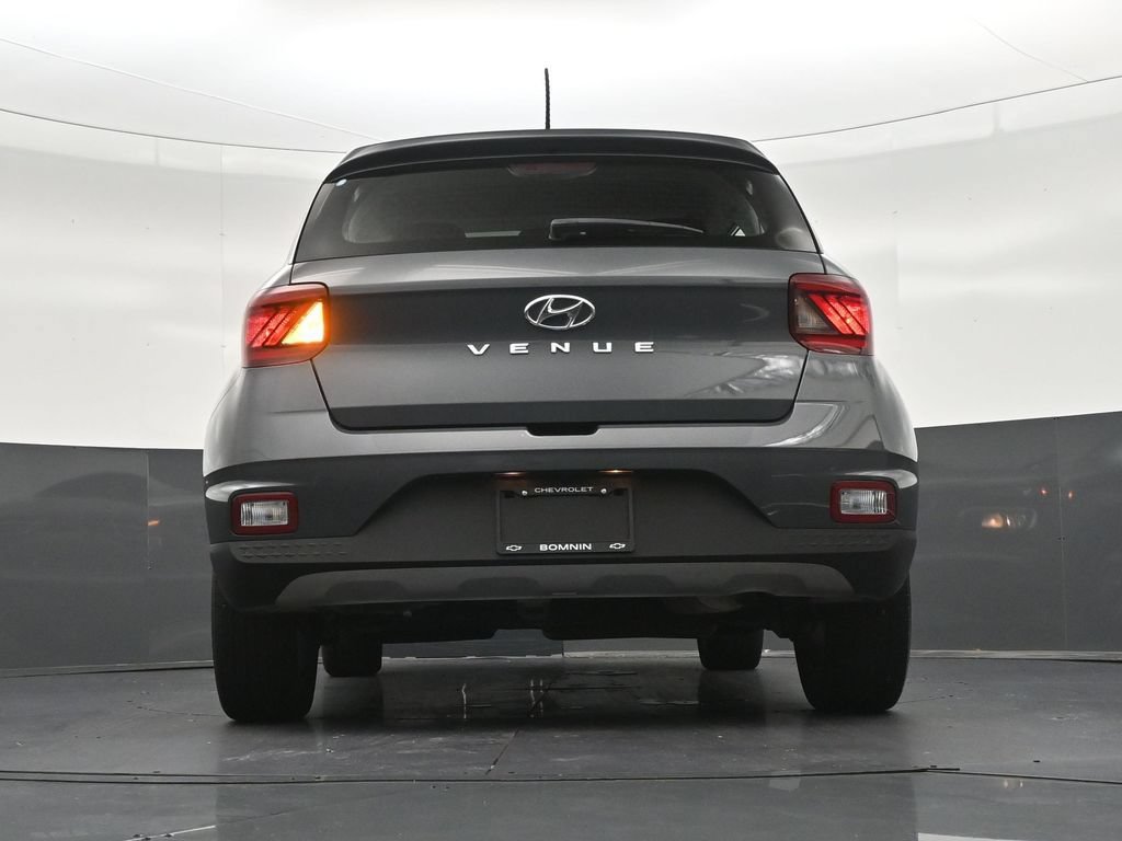 Used 2024 Hyundai Venue SEL FWD image 26