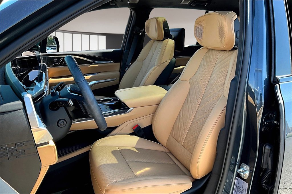 New 2025 Cadillac Escalade IQ Sport 2 w/ LPO, ONYX Package image 9