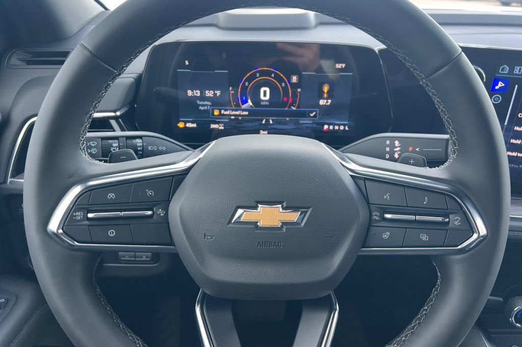 New 2026 Chevrolet Suburban LT image 22