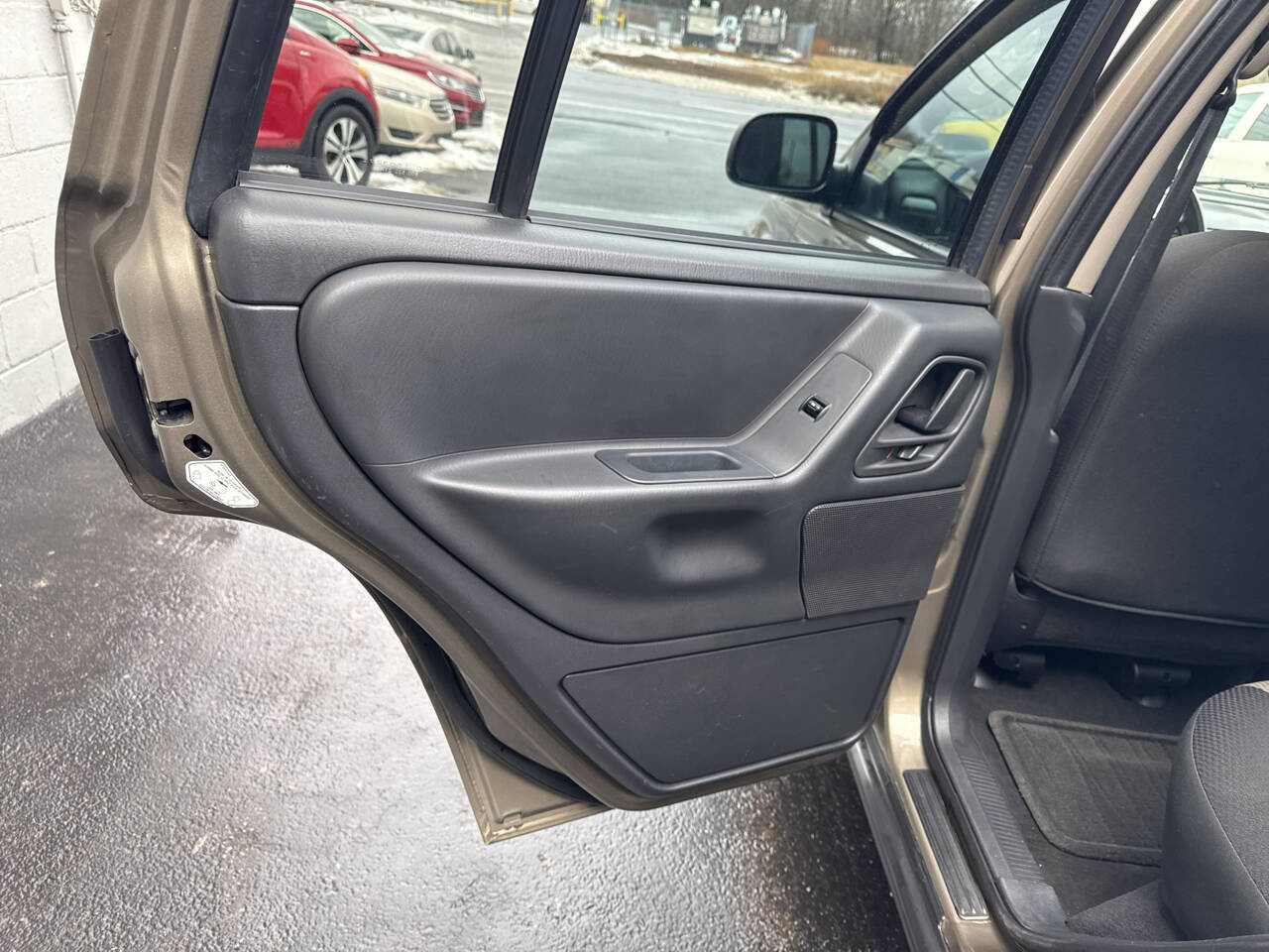 Used 2004 Jeep Grand Cherokee Laredo w/ Trailer Tow Prep Group image 17