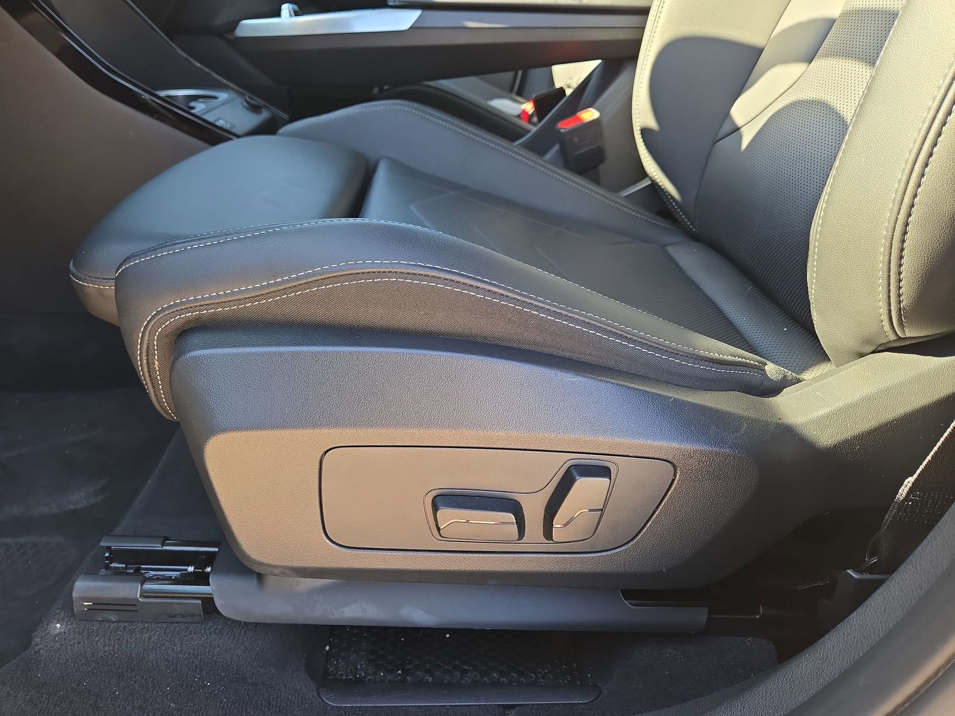 Used 2025 BMW X1 xDrive28i image 17