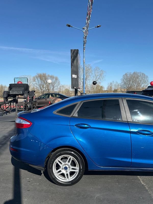 Used 2018 Ford Fiesta SE image 8