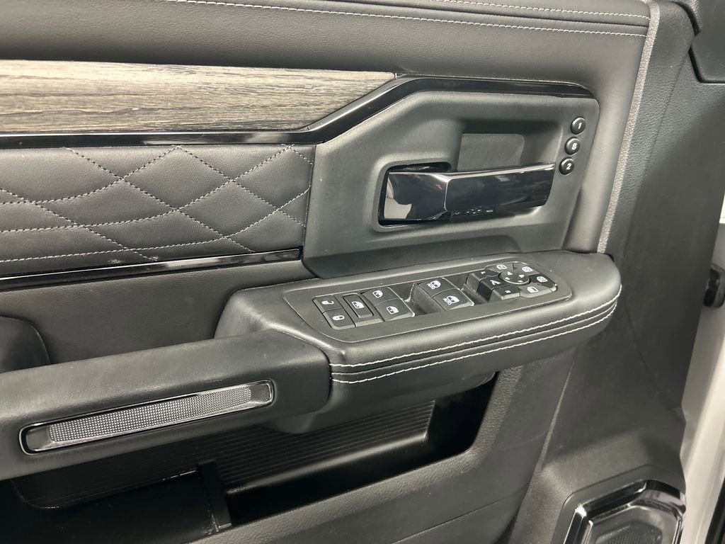 Used 2025 RAM 3500 Limited AWD/4WD image 14
