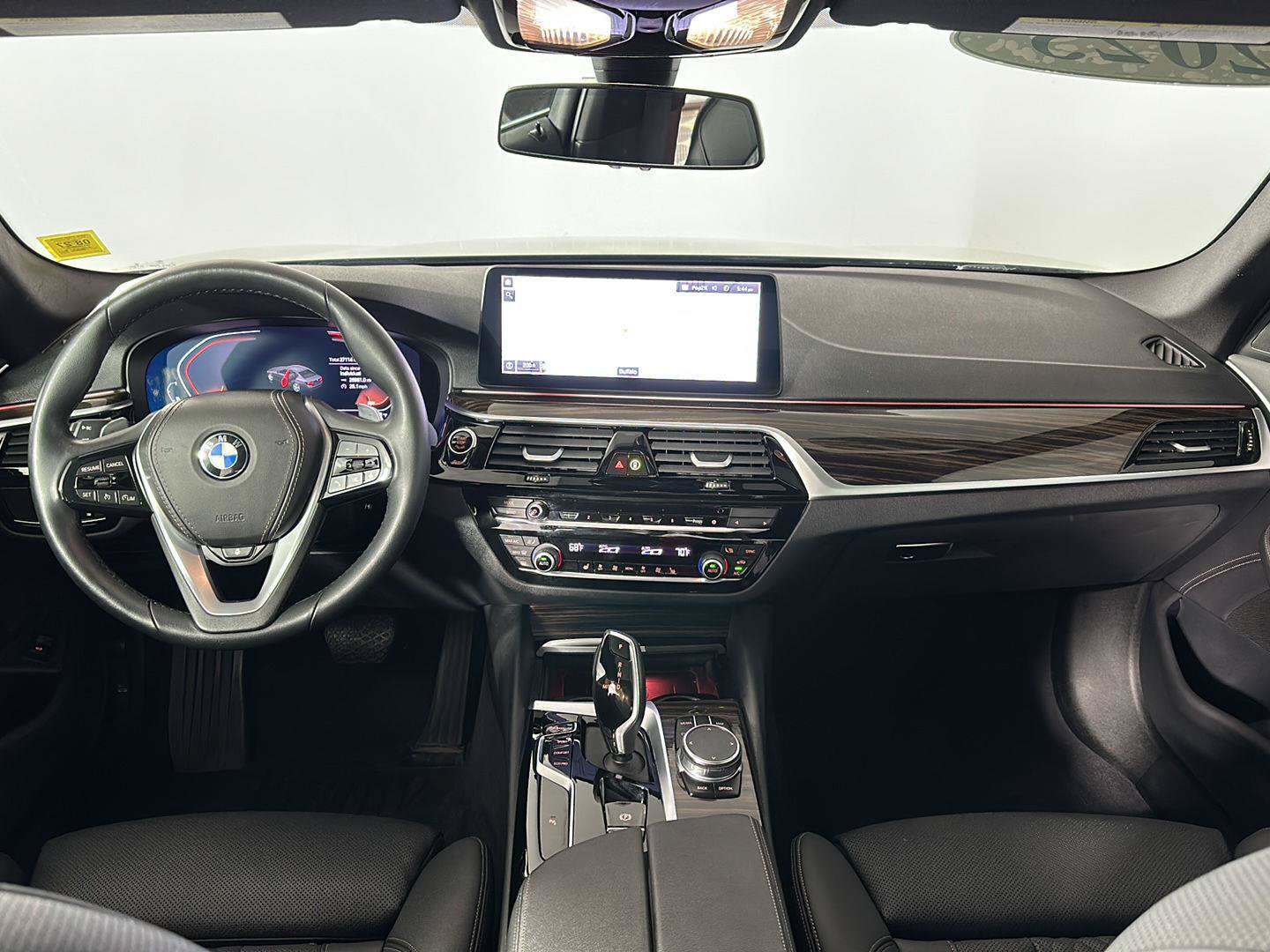 Used 2023 BMW 530i xDrive w/ Convenience Package AWD/4WD image 2
