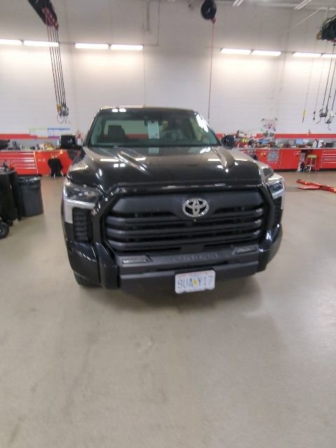 Used 2022 Toyota Tundra SR5 w/ Advanced Technology Package AWD/4WD image 4