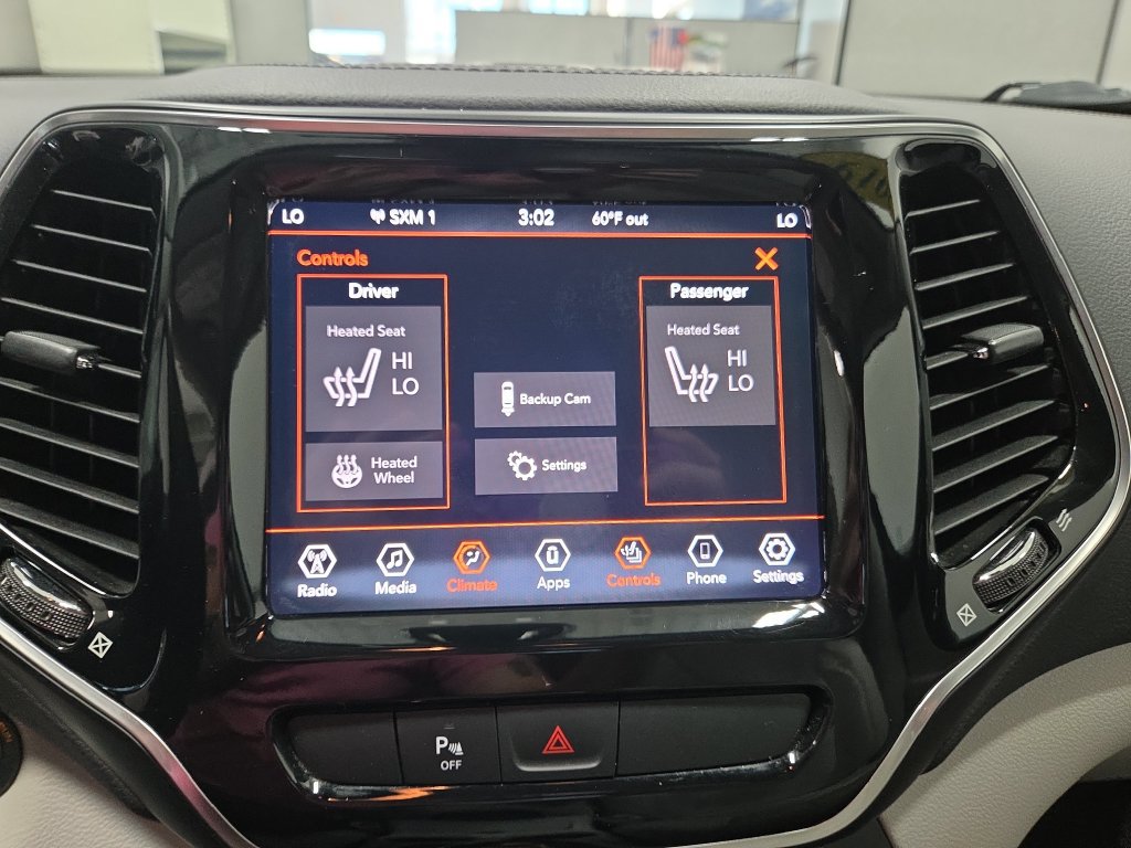 Used 2019 Jeep Cherokee Limited FWD image 41