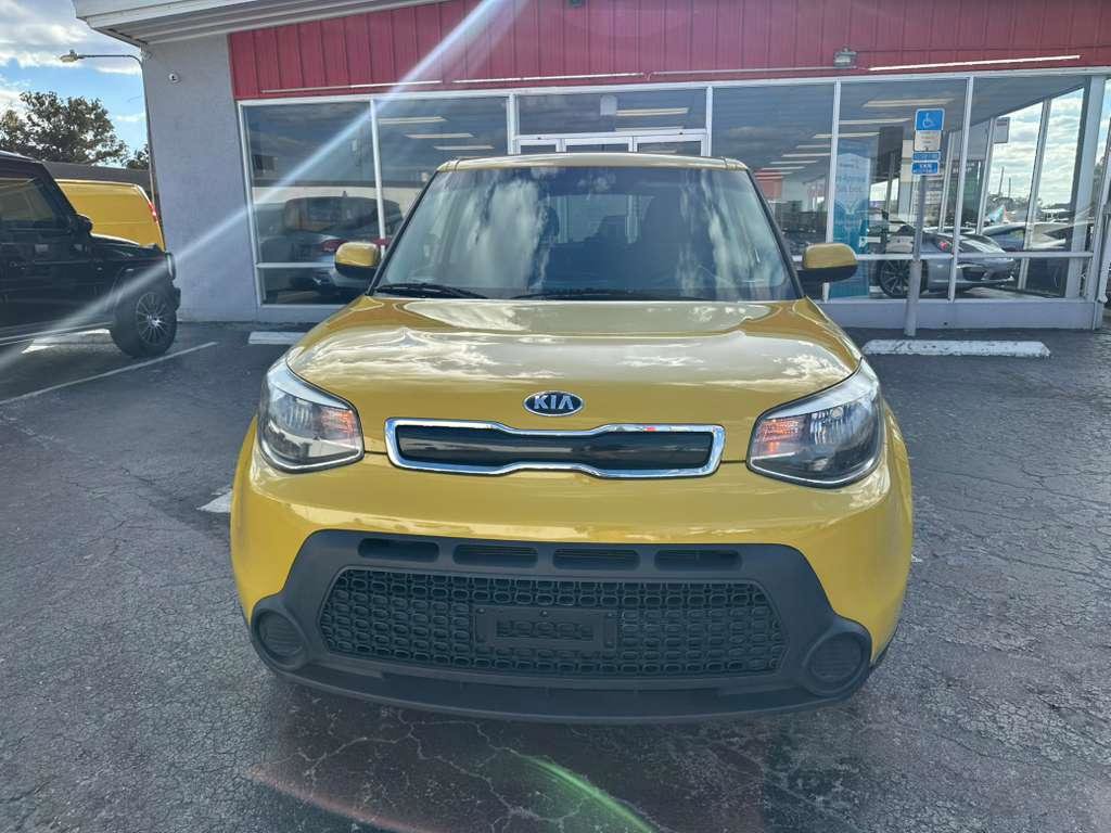 Used 2015 Kia Soul + image 2