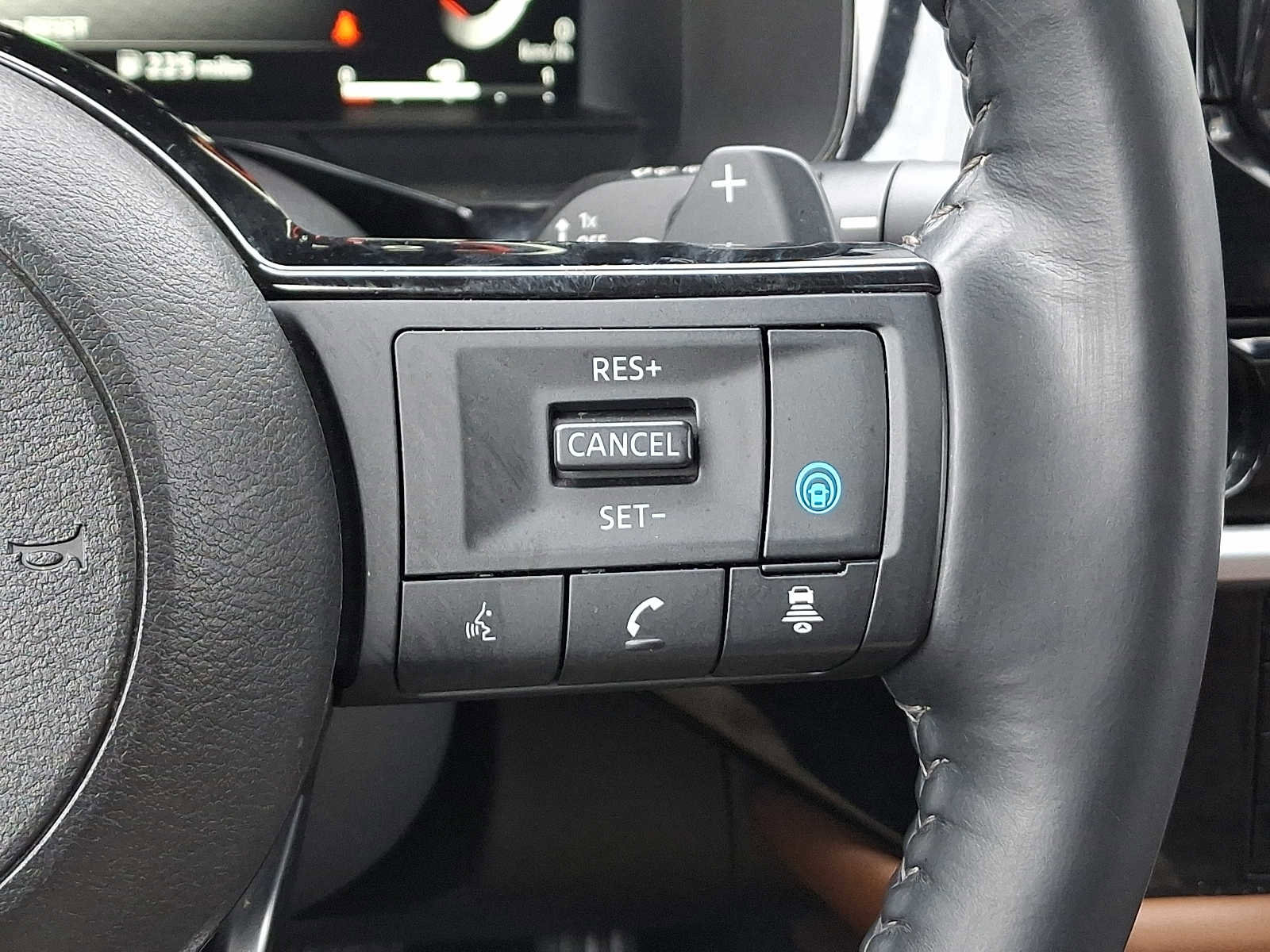 Used 2022 Nissan Pathfinder Platinum w/ Cargo Package AWD/4WD image 23