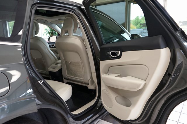 Used 2019 Volvo XC60 T5 Momentum w/ Multimedia Package image 52