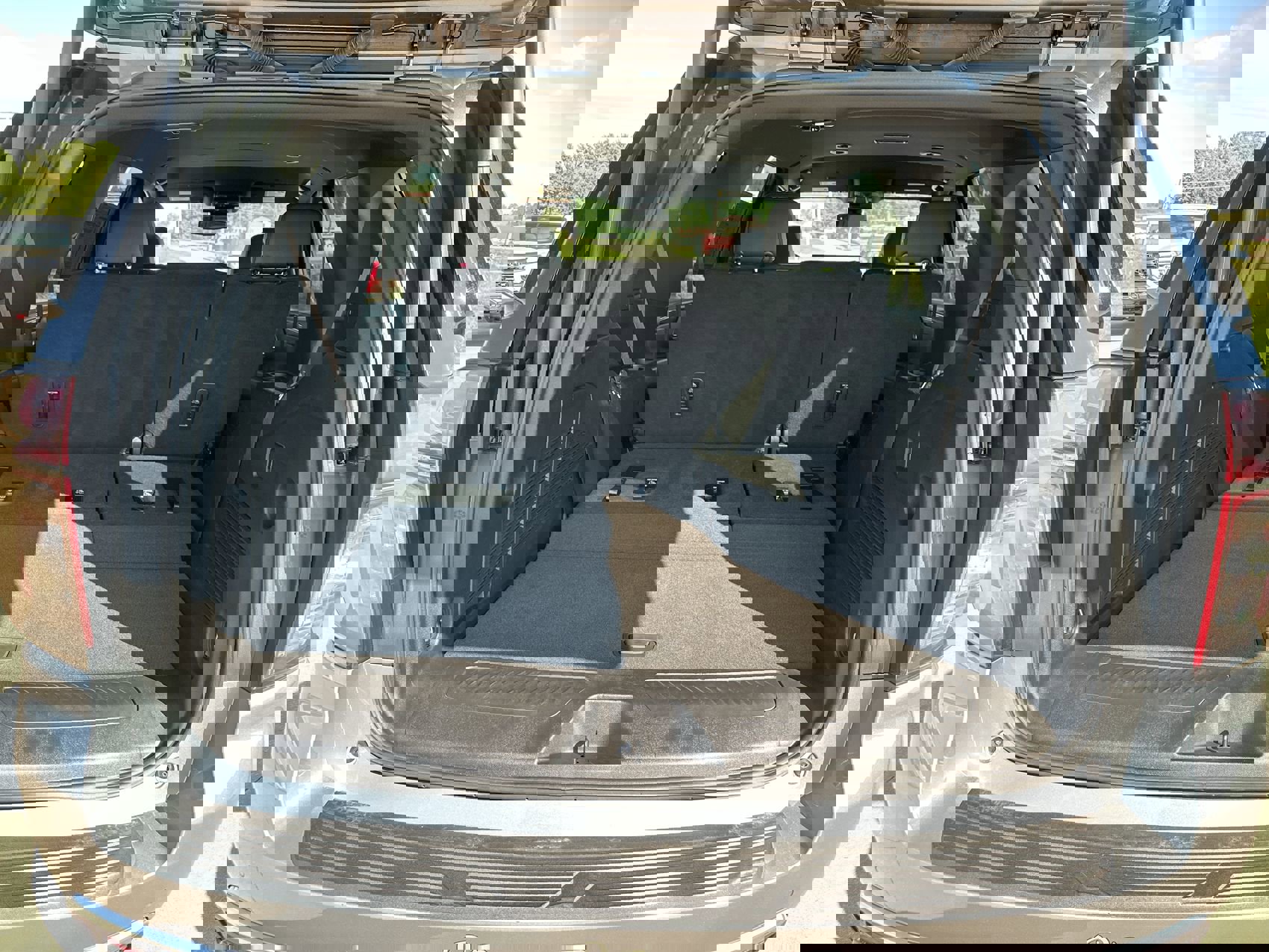 Used 2023 Chevrolet Tahoe LT image 24