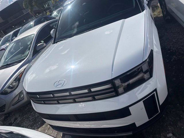 Used 2025 Hyundai Santa Fe SEL FWD image 3