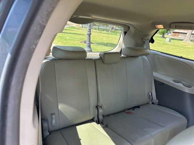Used 2013 Toyota Sienna XLE FWD image 18