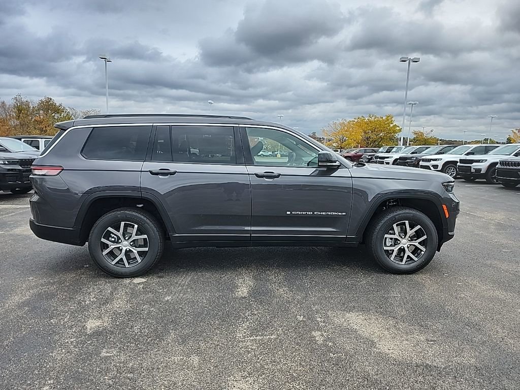 New 2025 Jeep Grand Cherokee L Limited w/ Trailer Tow Package image 2