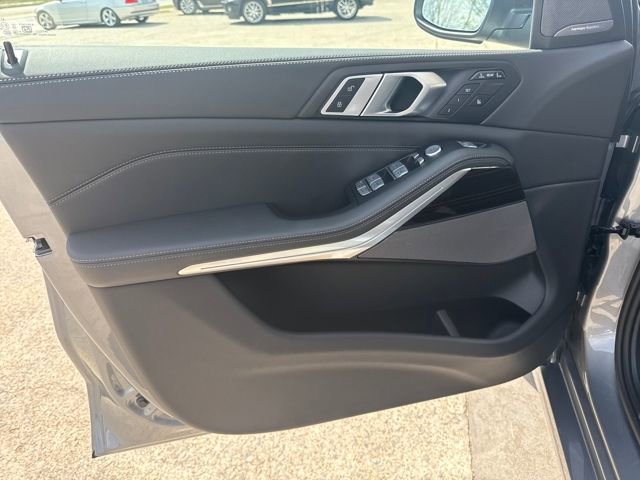 Certified 2025 BMW X7 xDrive40i image 9