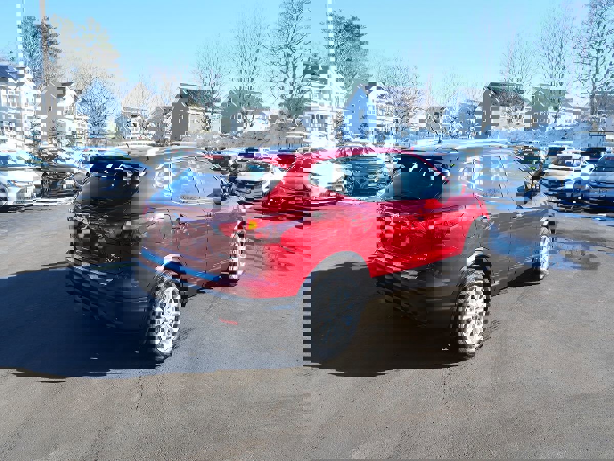 Used 2019 Nissan Rogue Sport SV image 3