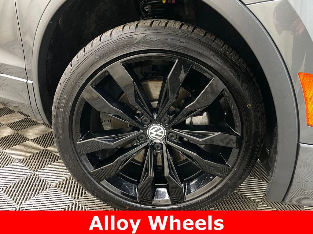 Used 2021 Volkswagen Tiguan SE R-Line image 49