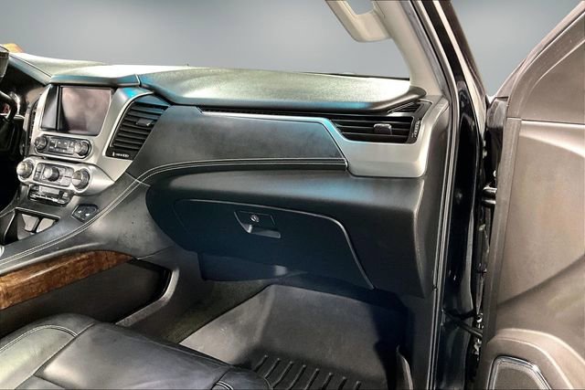 Used 2017 Chevrolet Suburban LT image 27