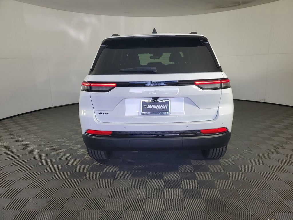 New 2025 Jeep Grand Cherokee Altitude image 5