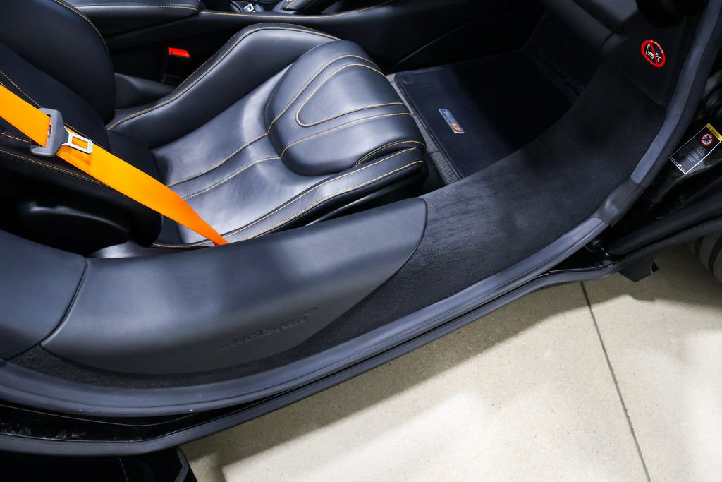 Used 2022 McLaren 765LT RWD image 65