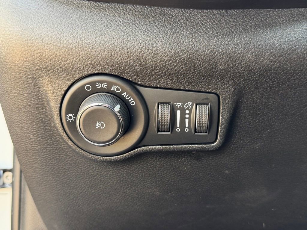 Certified 2025 Jeep Compass Limited AWD/4WD image 28