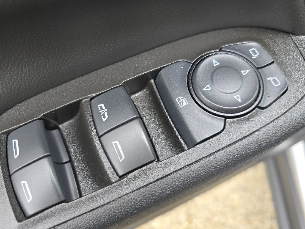 Certified 2024 Chevrolet Equinox LT FWD image 29