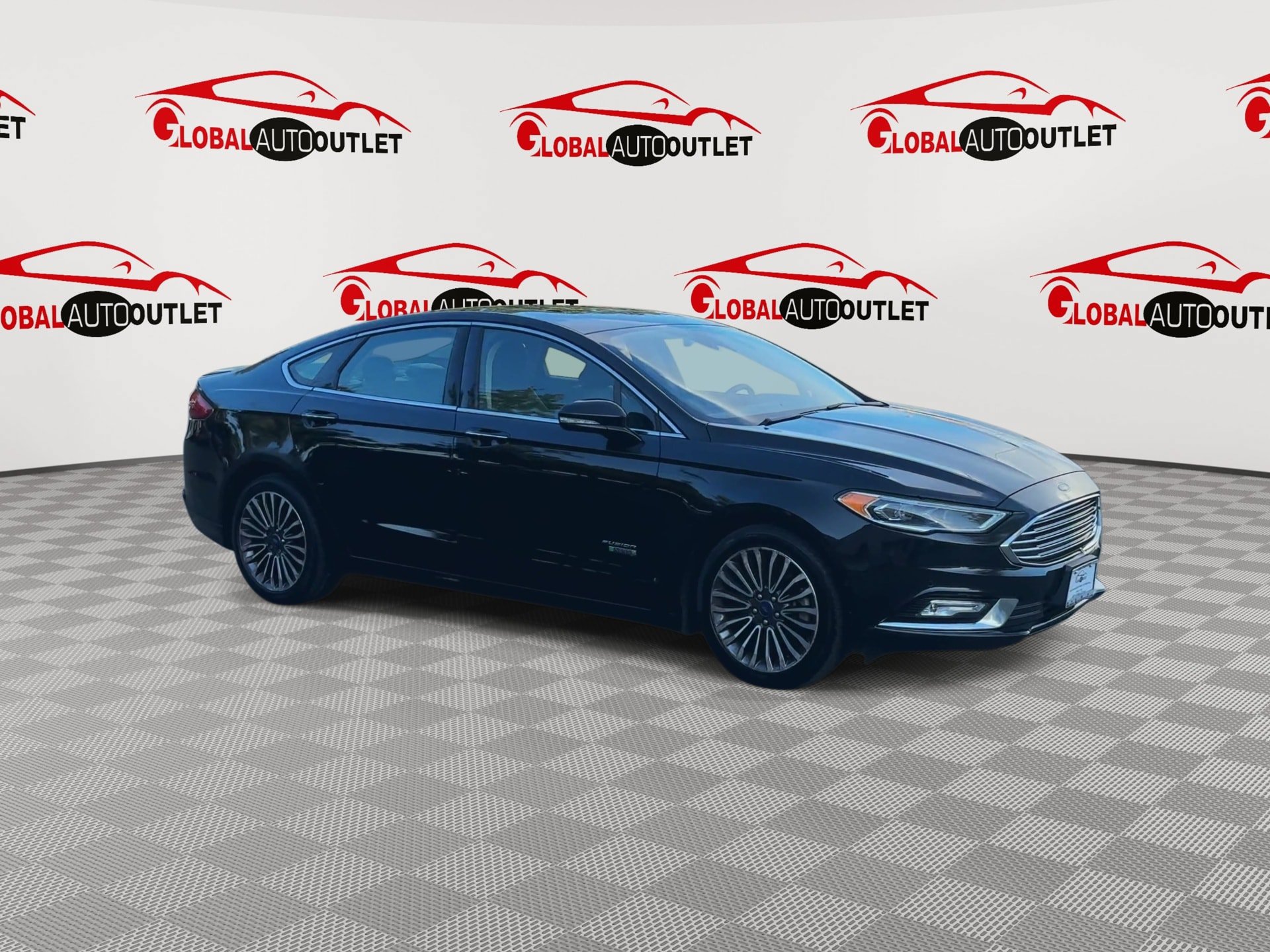 Used 2018 Ford Fusion Energi Titanium FWD image 2