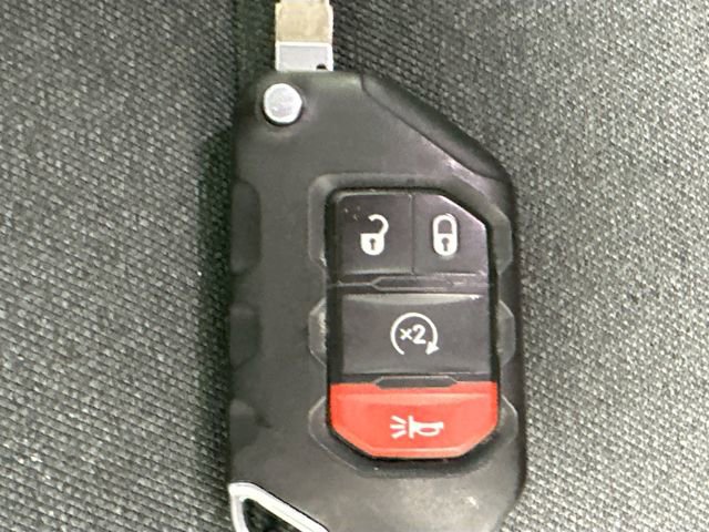 Used 2024 Jeep Wrangler Unlimited Sahara w/ Technology Group image 17