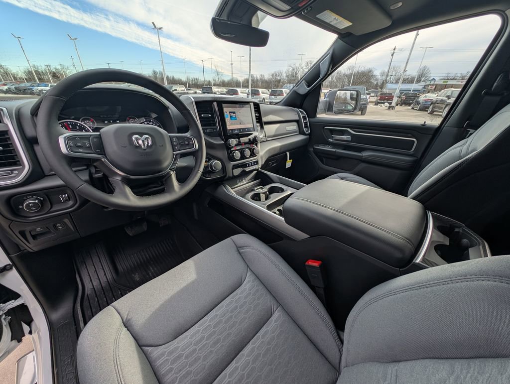 New 2026 RAM 1500 4x4 Crew Cab image 2