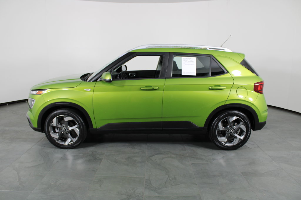 Certified 2024 Hyundai Venue SEL FWD image 14