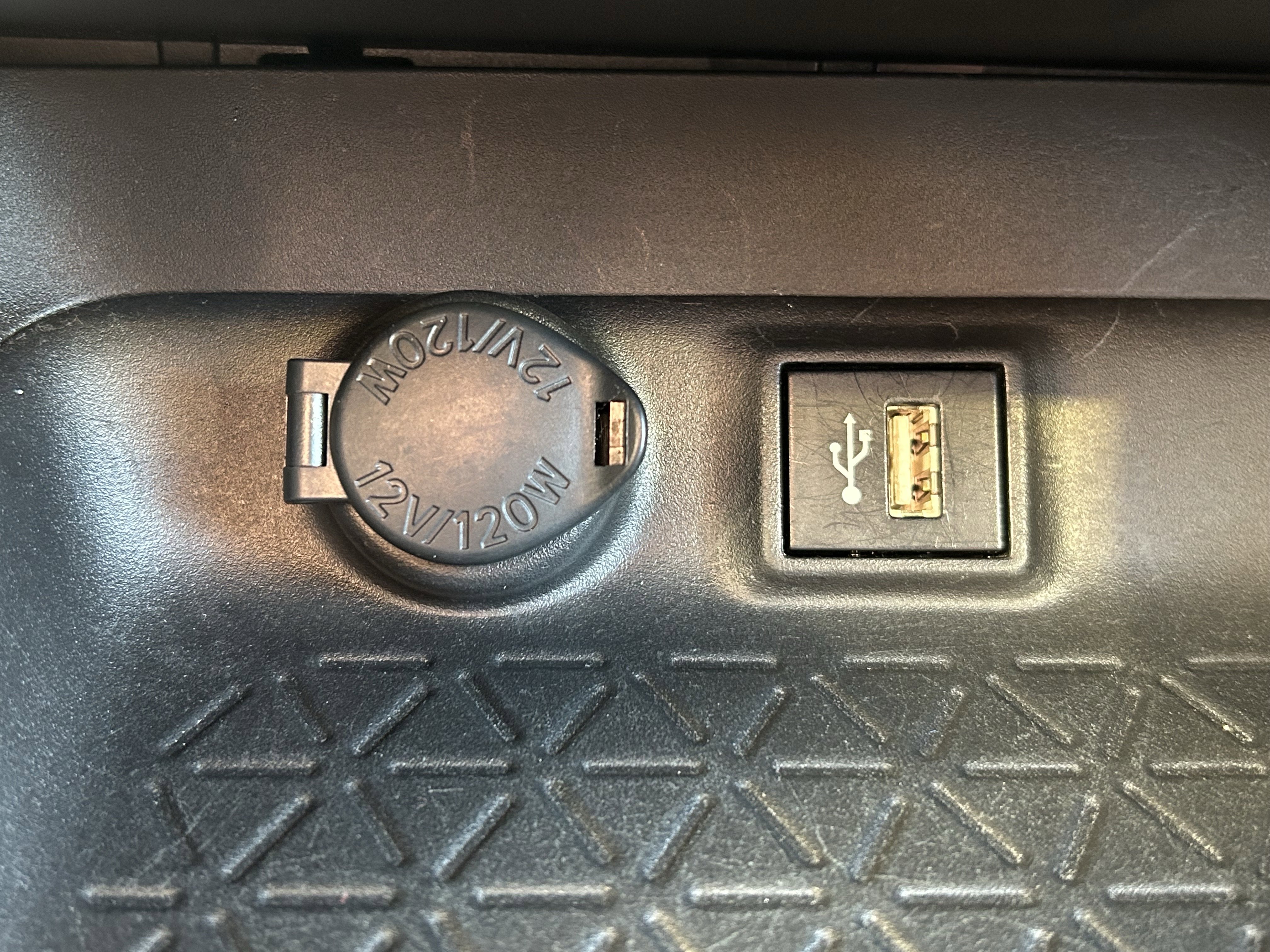 Certified 2024 Toyota RAV4 XLE FWD image 30