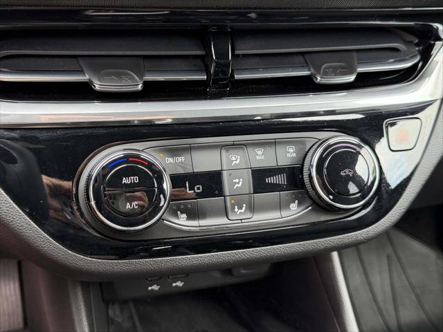 Used 2024 Buick Envista Sport Touring w/ Convenience I Package FWD image 31