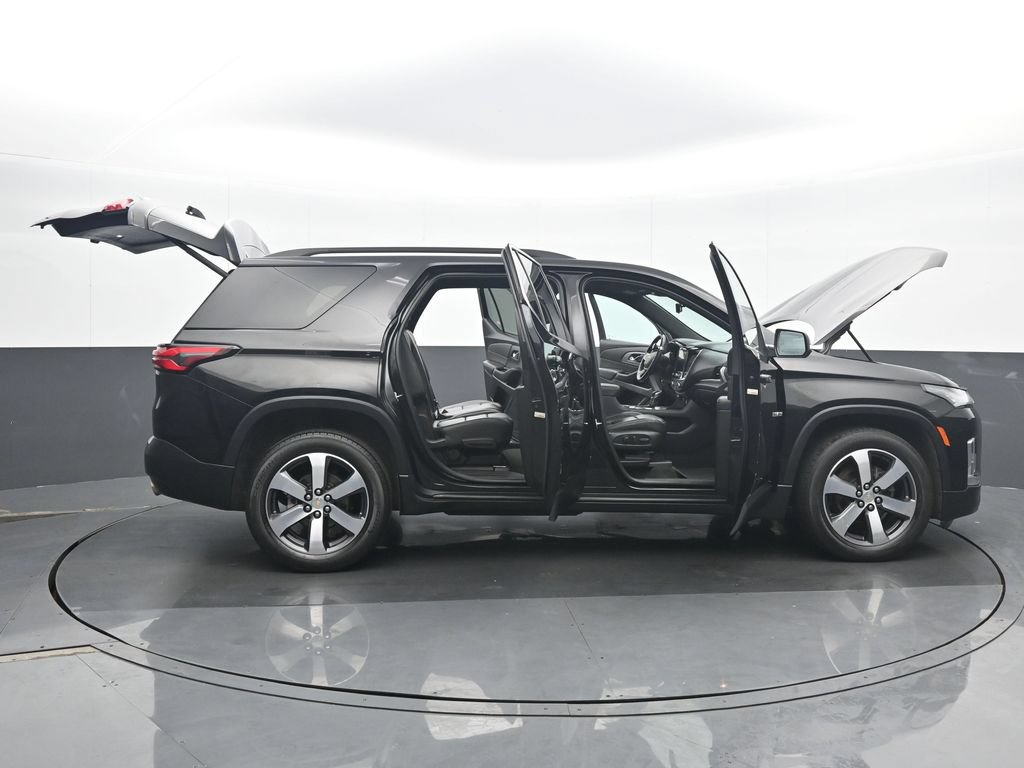Used 2023 Chevrolet Traverse LT w/ LT Premium Package AWD/4WD image 36