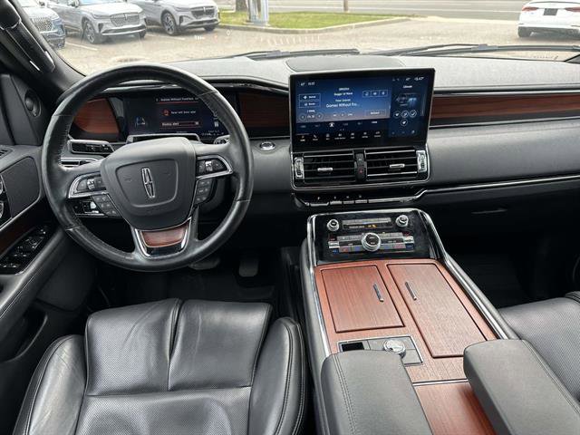 Certified 2023 Lincoln Navigator Reserve AWD/4WD image 11