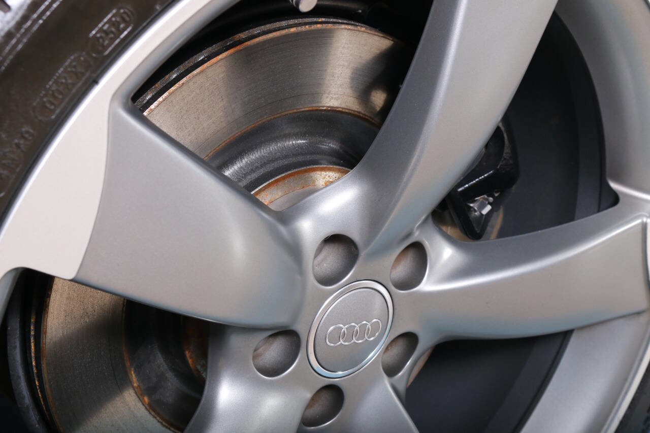 Used 2014 Audi S8 AWD/4WD image 27