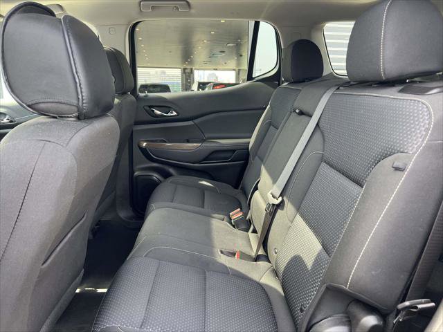 Used 2023 GMC Acadia SLE w/ Driver Convenience Package image 12